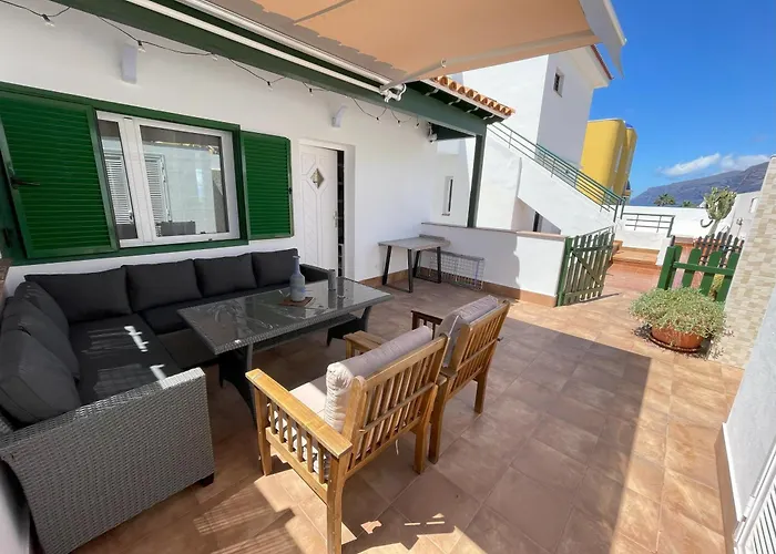 Newly Renovated Apartment With 2 Terrace, 2 Bedroom, 5Min Beach